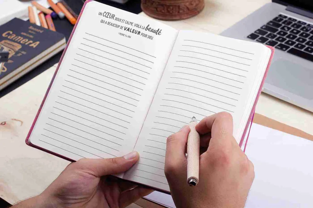 Carnet de notes :  Faites tout avec amour