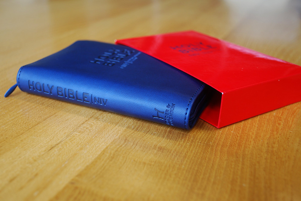 NIV pocket Bible blue zip